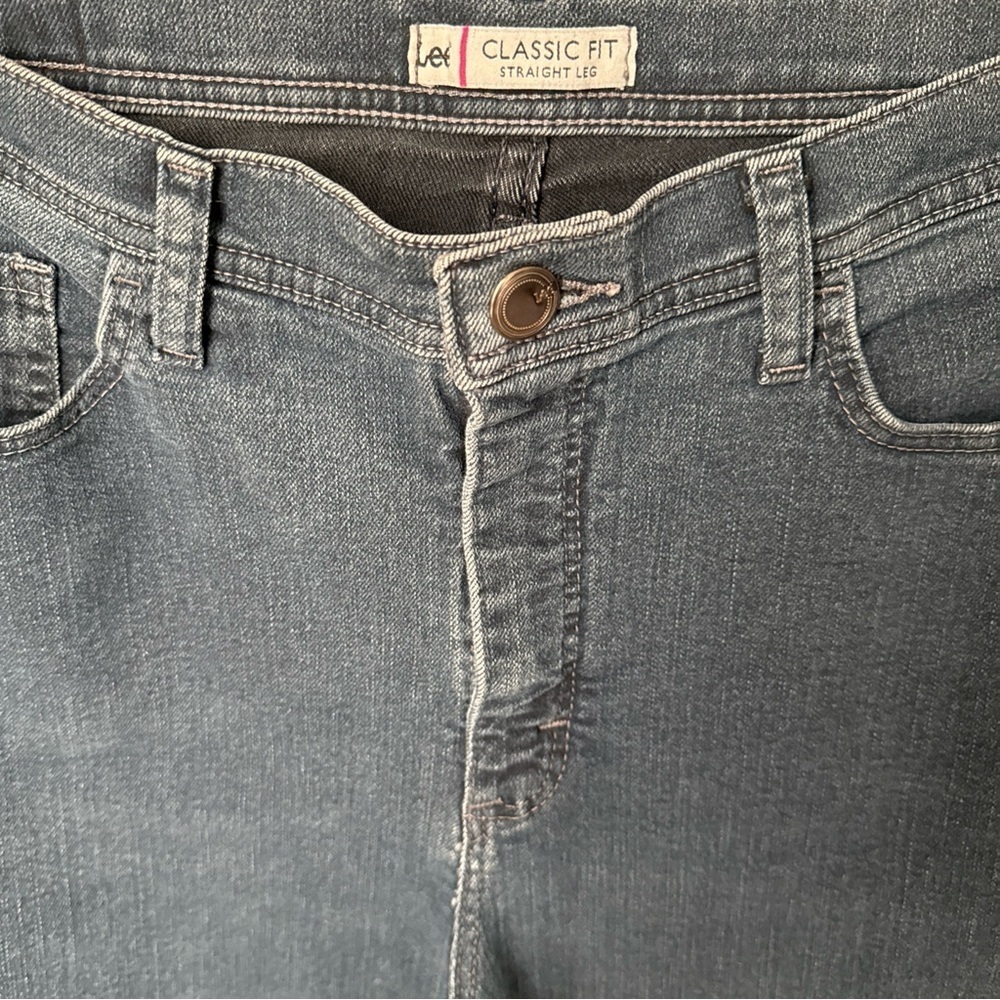 Lee Women’s Size 14 Short Classic Fit Straight Leg Jeans - Picture 5 of 12